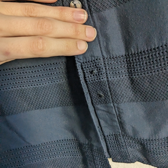 Becken Navy Blue Embroidered Shirred Cuff Button Front Poplin Blouse Sz 6 - Picture 9 of 12